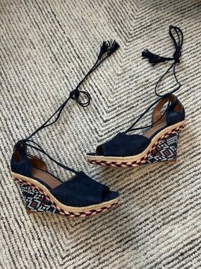 CAbi Navy Suede Espadrille Lace-Up Wedges Size 8 boho heel sandals